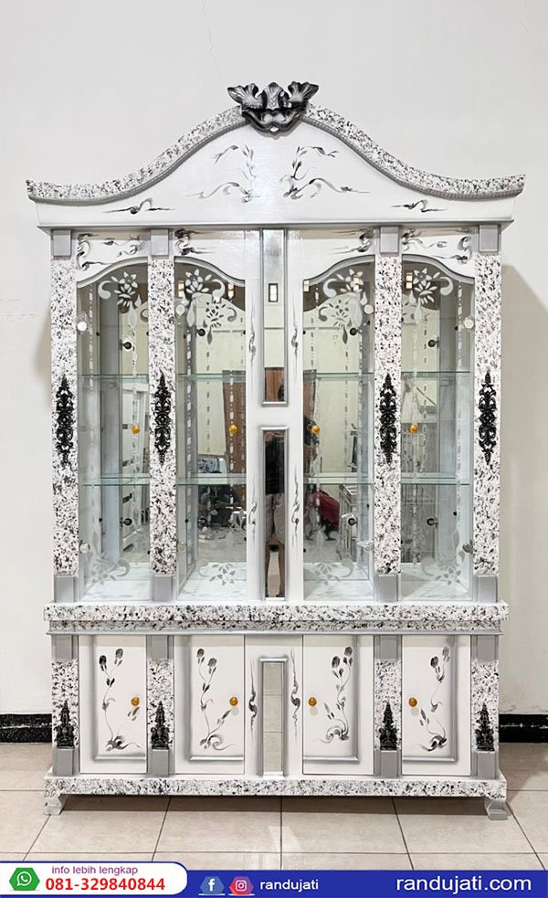 LEMARI HIAS KRISTAL PUTIH PINTU 4